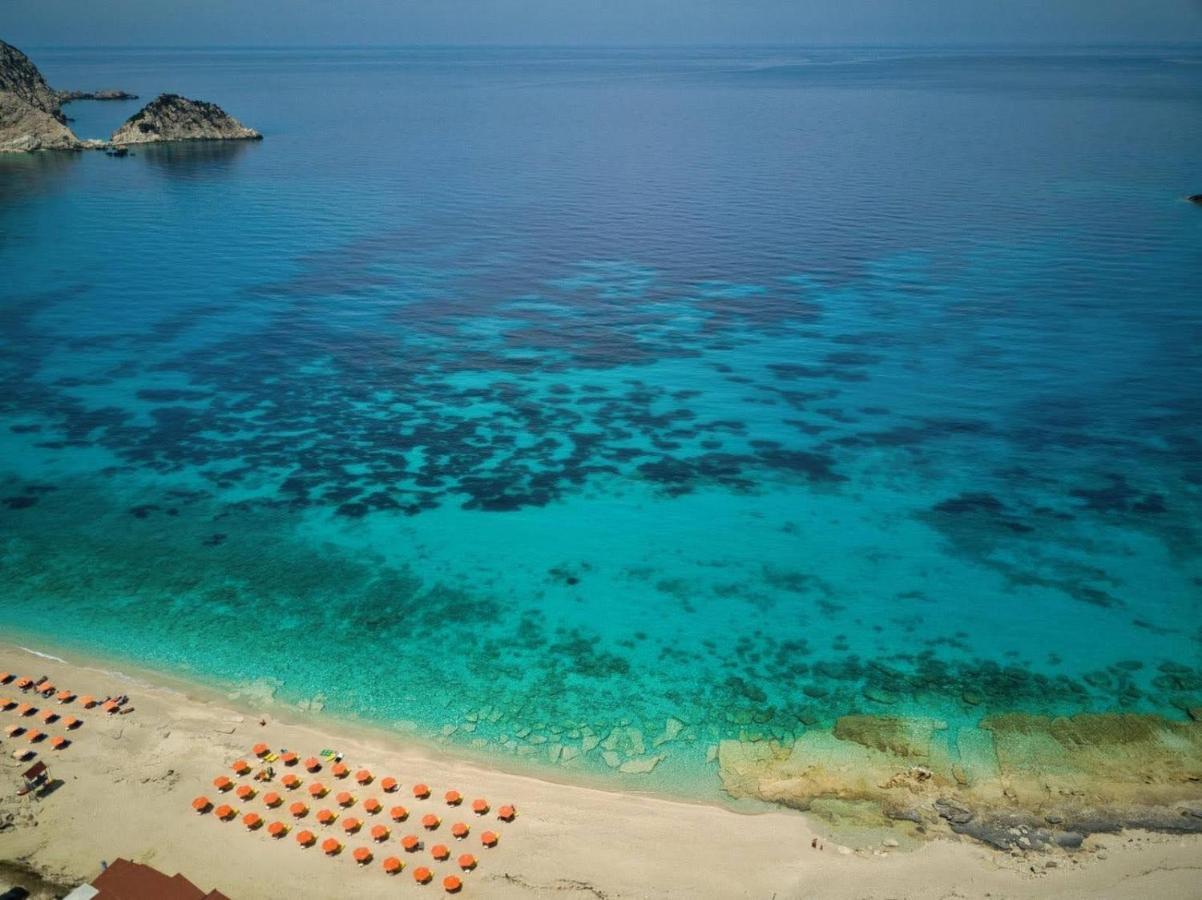 Petani Beach Suites Vóvikes エクステリア 写真