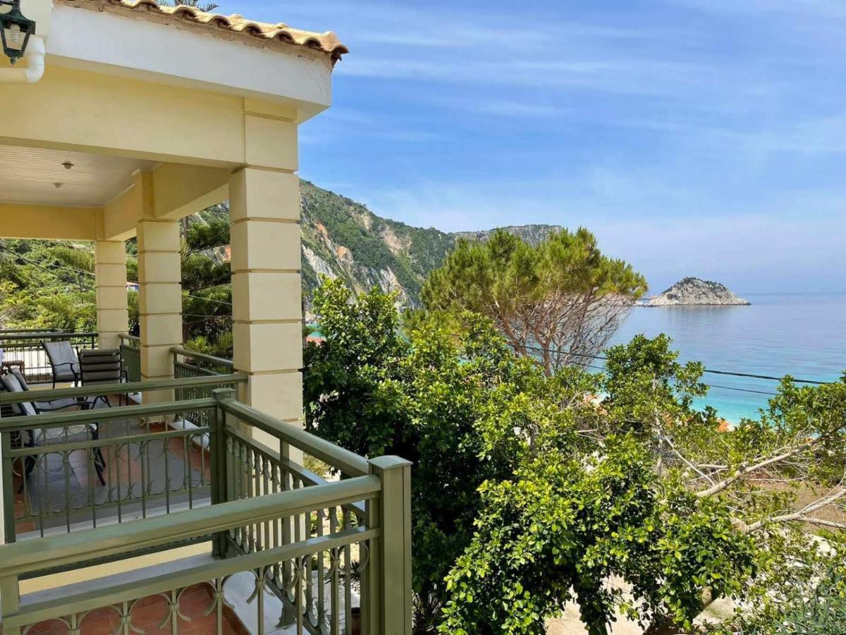 Petani Beach Suites Vóvikes エクステリア 写真
